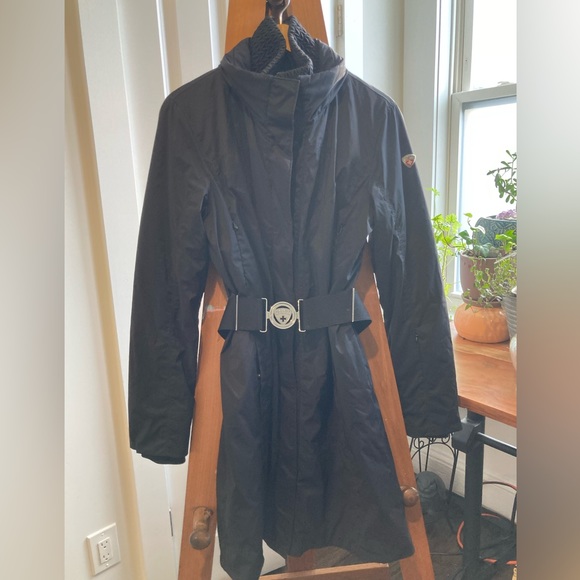 Post Card Luxury Sportswear Black Winter Jacket - Picture 2 of 8